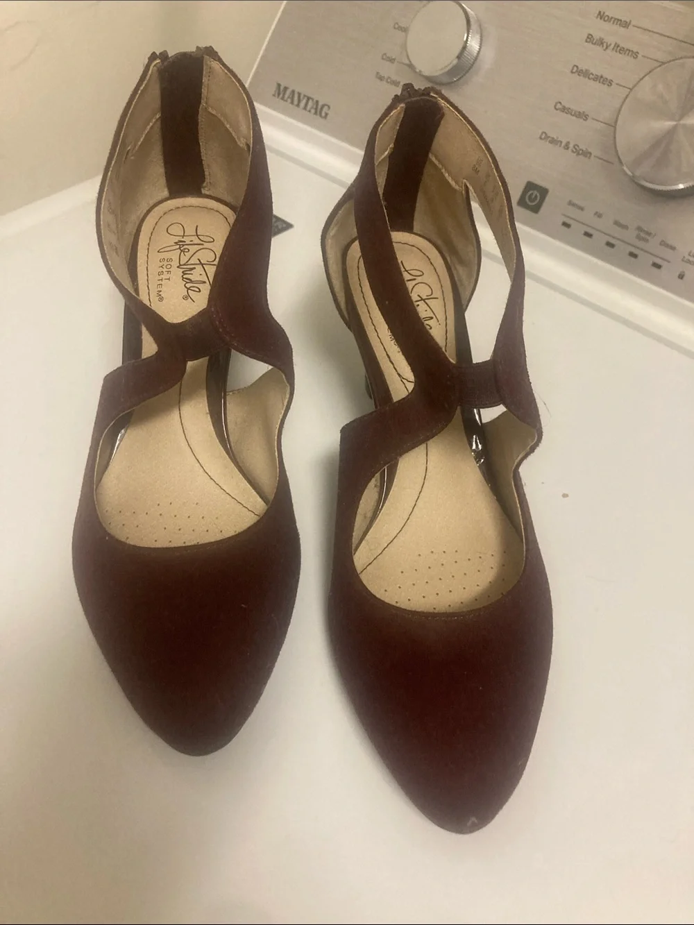 Life Stride Women's Burgundy Crisscross Pointed-Toe Heels